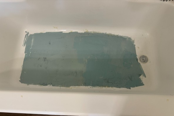 Finish preparation stage of bathtub repair